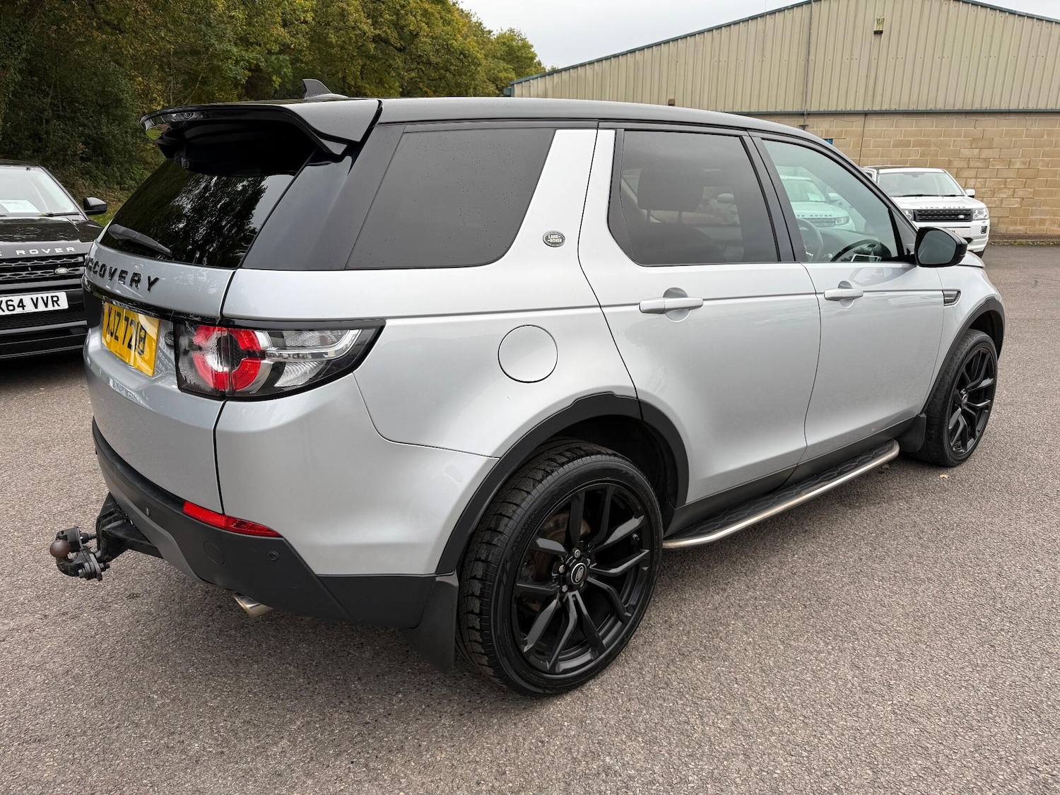 Used Land Rover Discovery Sport 2015 for sale - 76388917: Photo 3