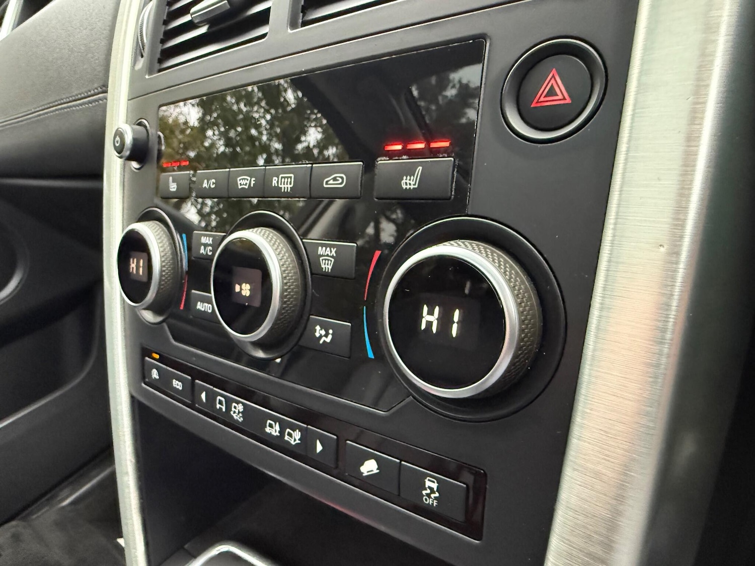 Used Land Rover Discovery Sport 2015 for sale - 76388917: Photo 42