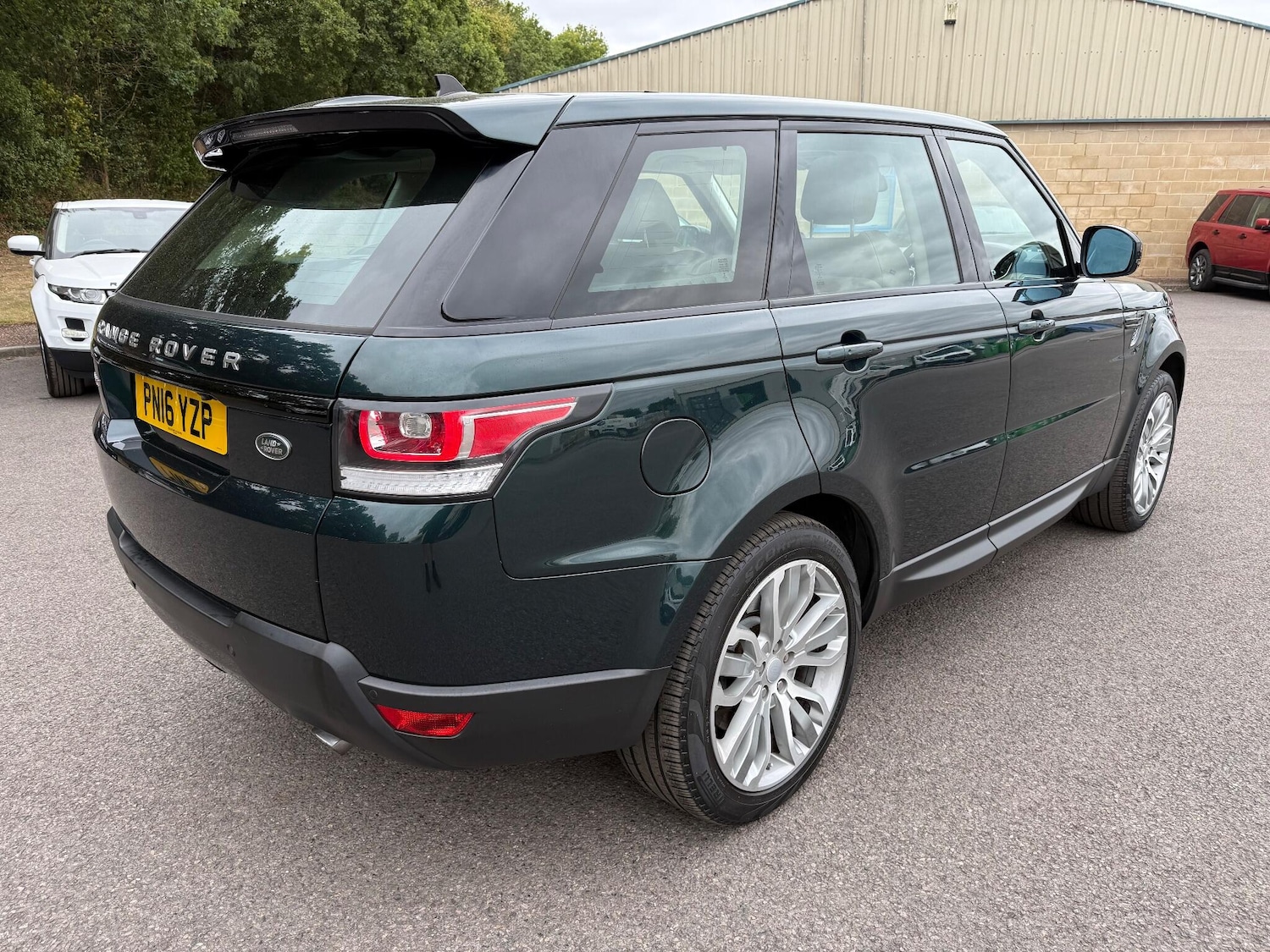 Used Land Rover Range Rover Sport 2016 for sale - 76988847: Photo 3
