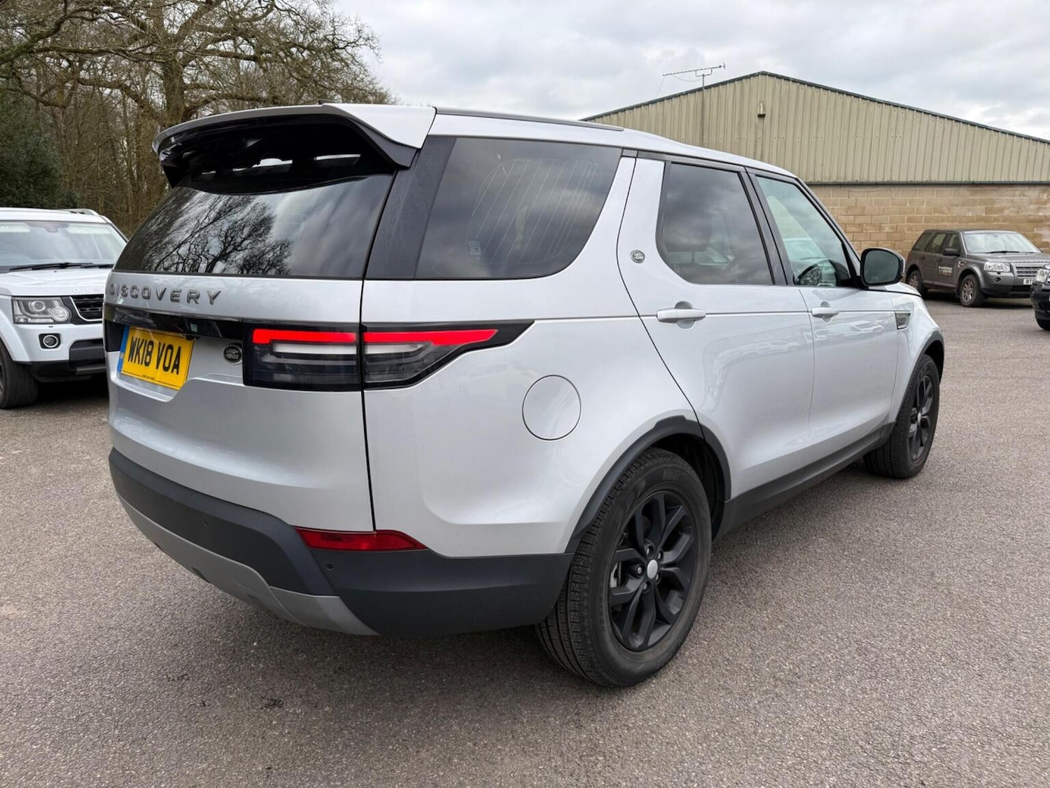 Used Land Rover Discovery 2018 for sale - 77668445: Photo 3