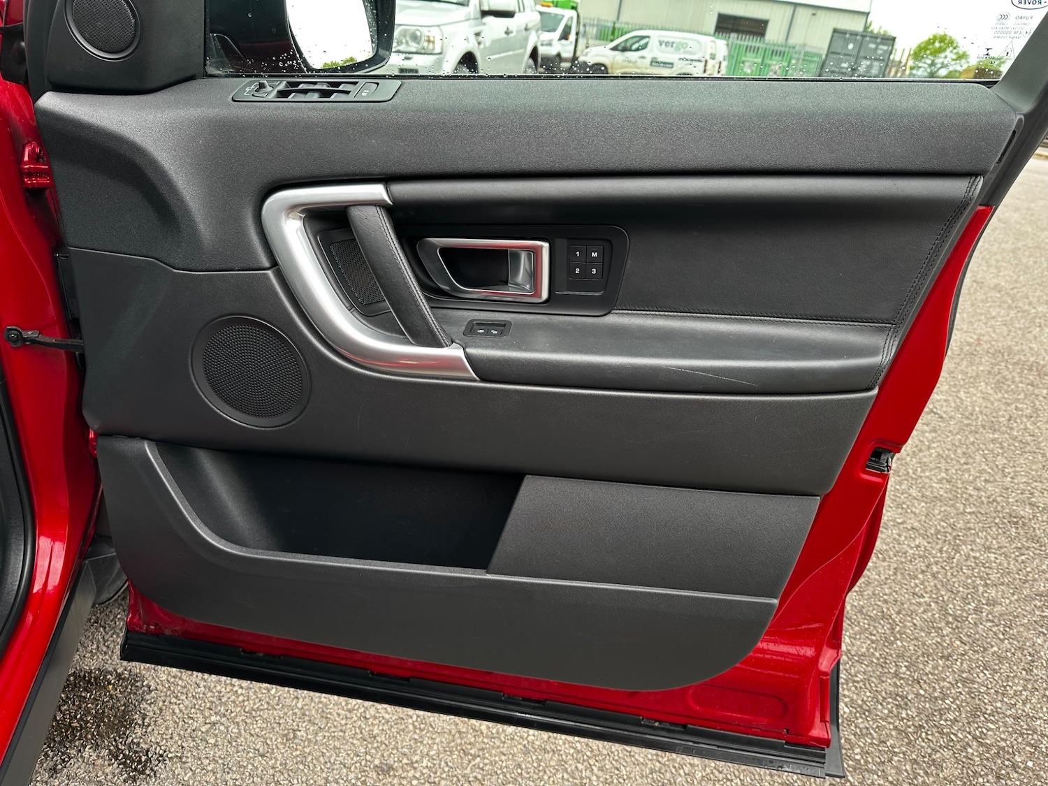 Used Land Rover Discovery Sport 2015 for sale - 76336496: Photo 25