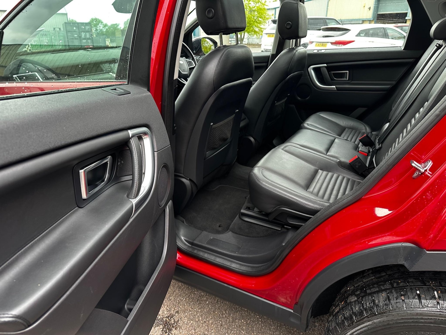 Used Land Rover Discovery Sport 2015 for sale - 76336496: Photo 32