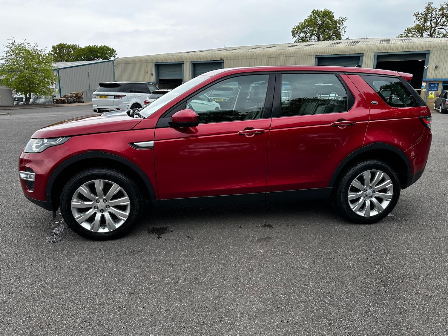 Used Land Rover Discovery Sport 2015 for sale - 76336496: Photo 4