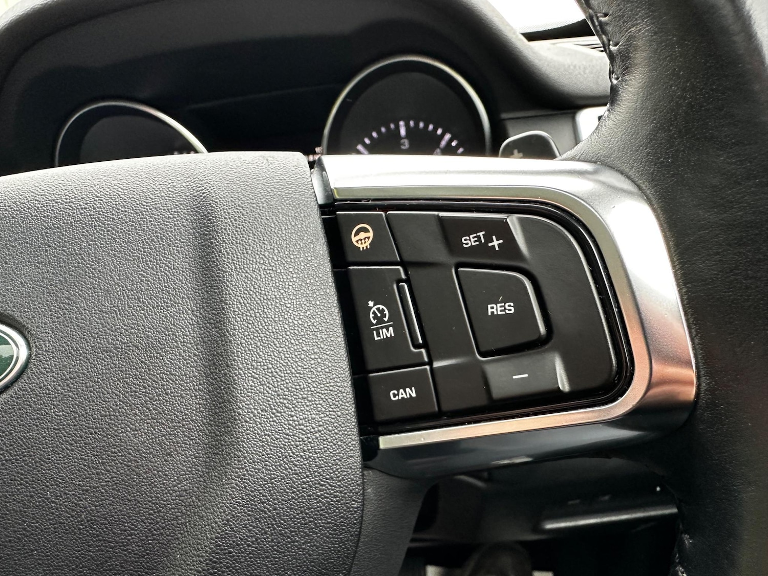 Used Land Rover Discovery Sport 2015 for sale - 76336496: Photo 51