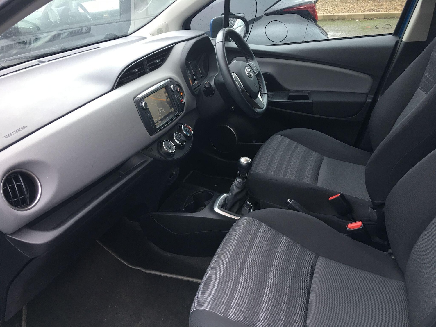 Used Toyota Yaris 2017 for sale - 77440231: Photo 15