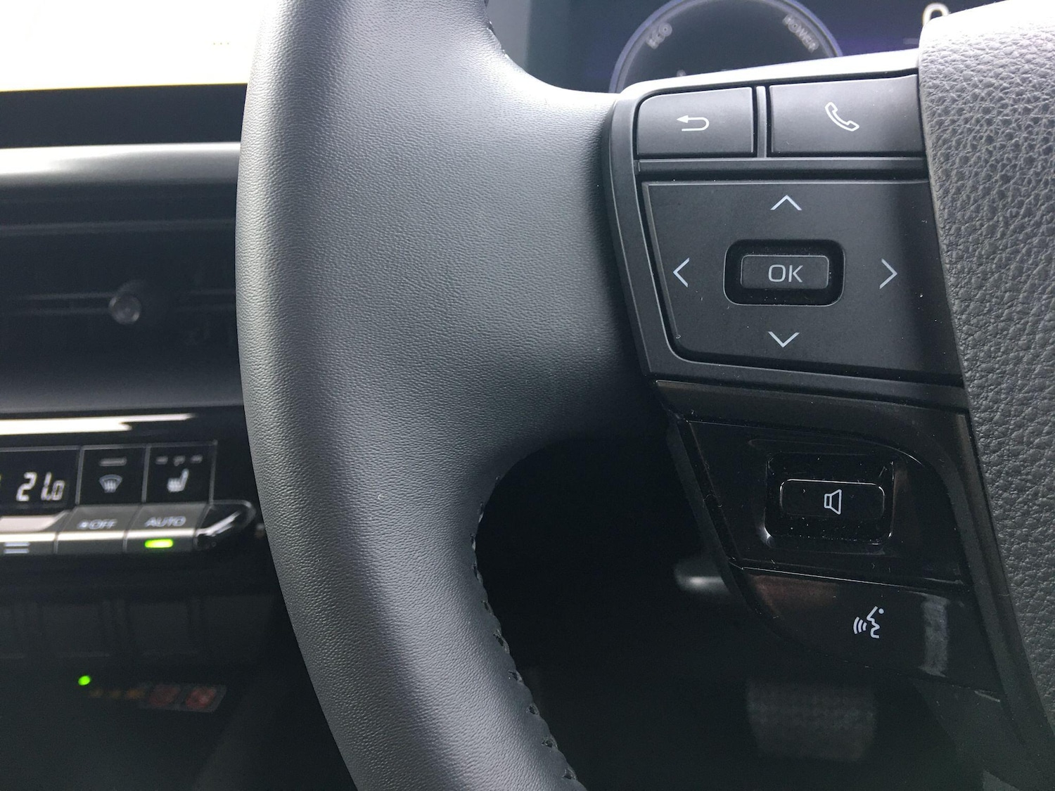 Used Toyota C-HR 2024 for sale - 76645521: Photo 47