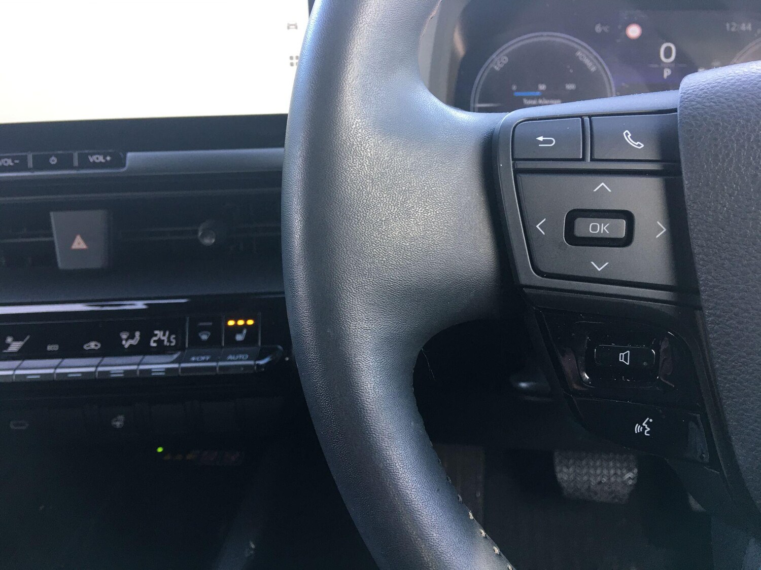 Used Toyota C-HR 2025 for sale - 78100565: Photo 36