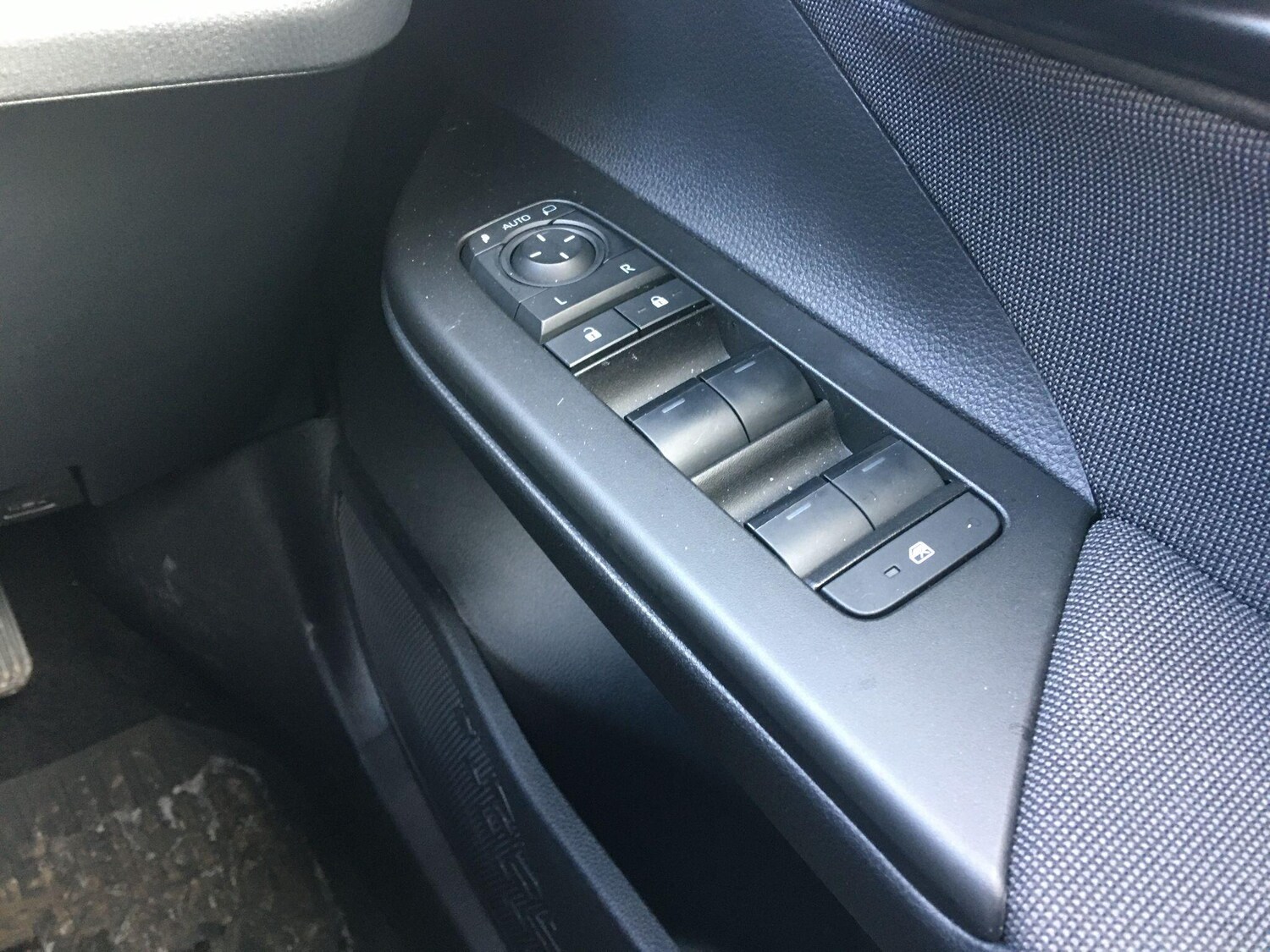 Used Toyota C-HR 2025 for sale - 78100565: Photo 38