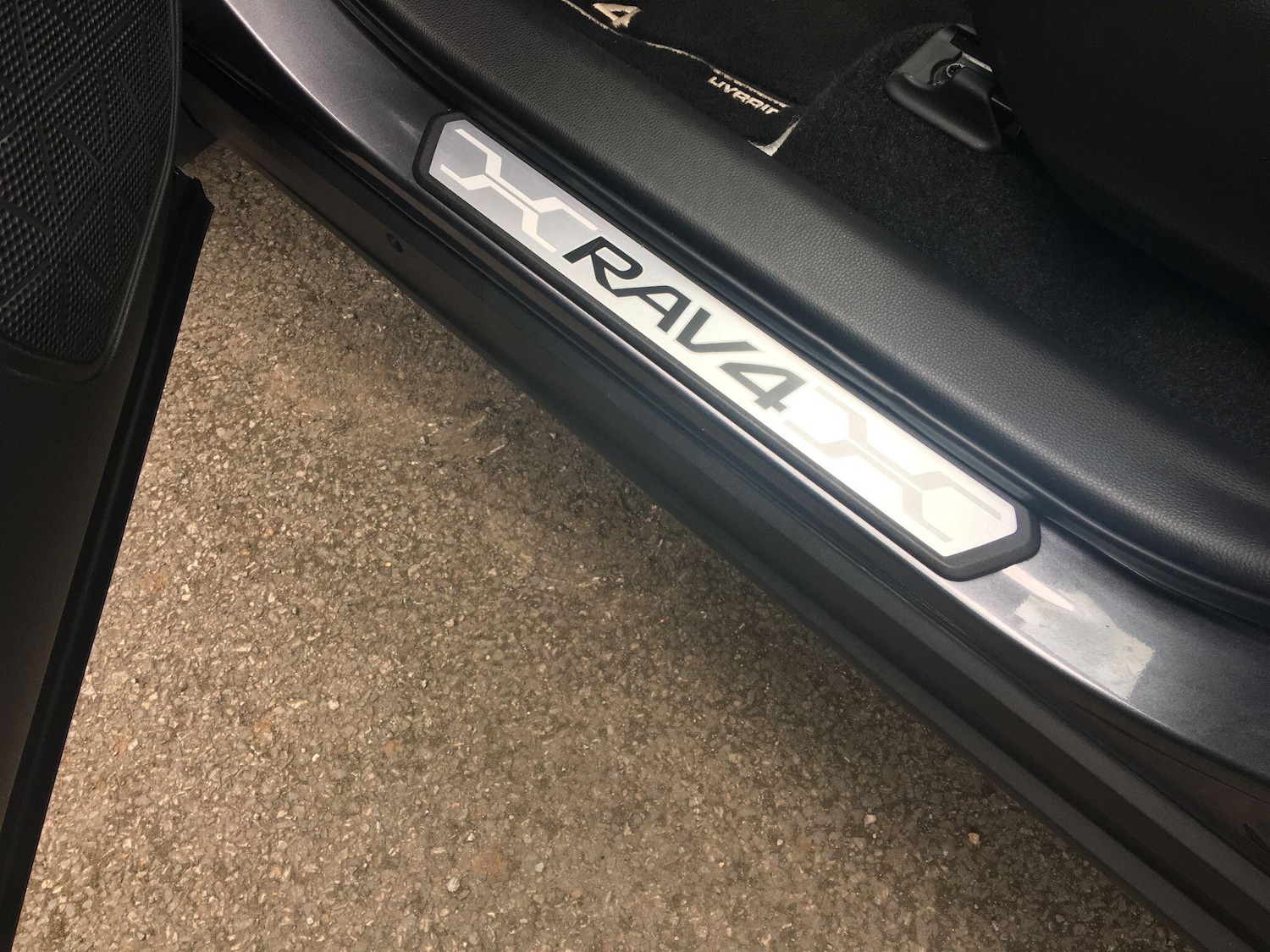 Used Toyota RAV4 for sale - 77823898: Photo 40