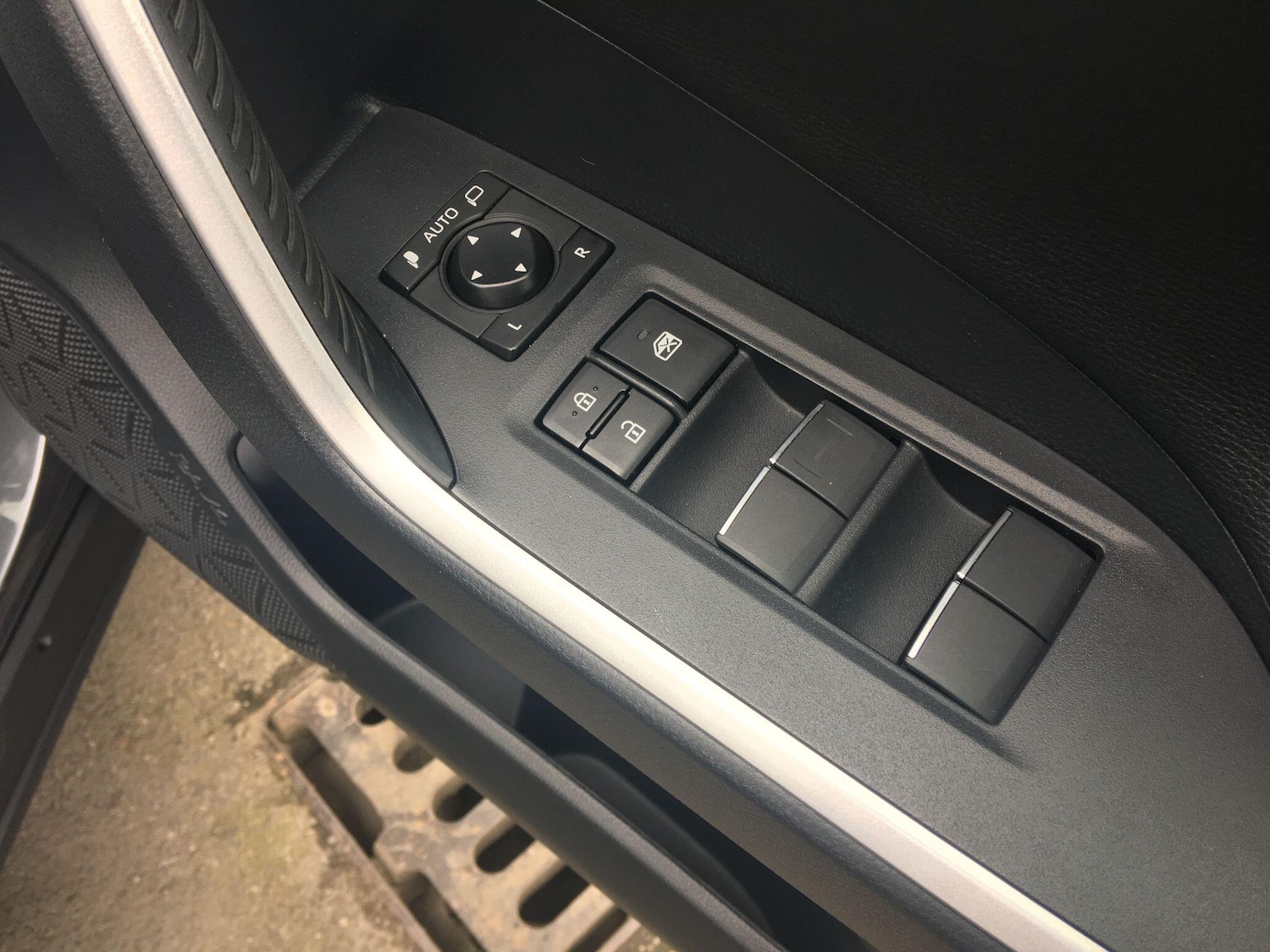 Used Toyota RAV4 for sale - 77823898: Photo 42