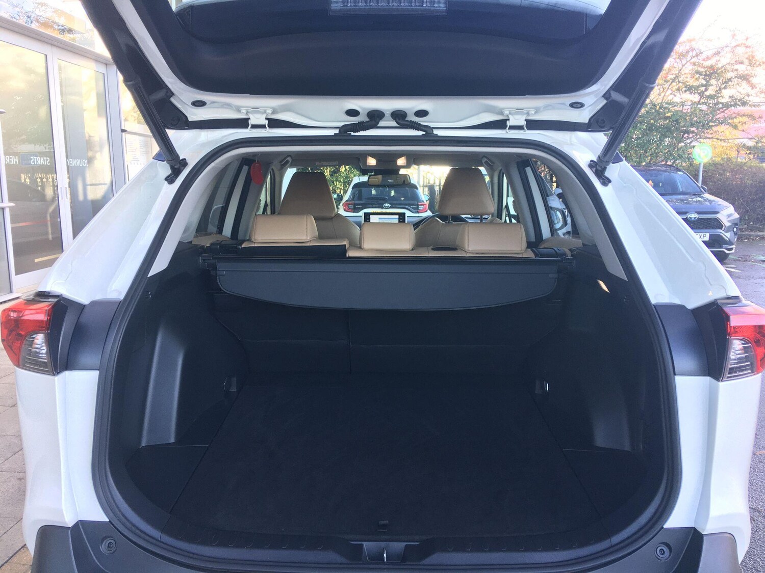 Used Toyota RAV4 2022 for sale - 76780574: Photo 13