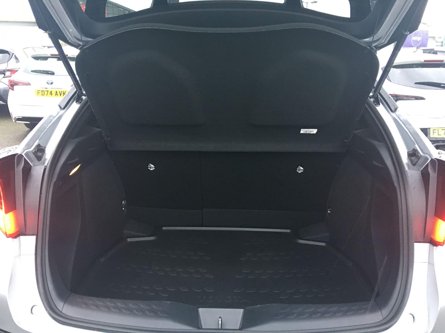 Used Toyota C-HR 2023 for sale - 77081637: Photo 13