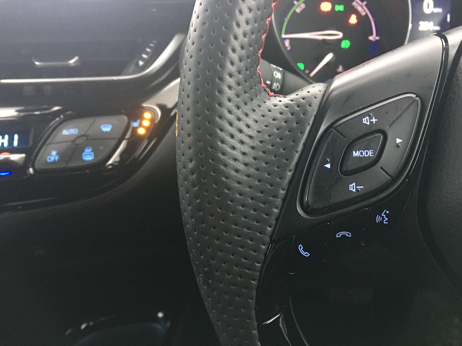 Used Toyota C-HR 2023 for sale - 77081637: Photo 48