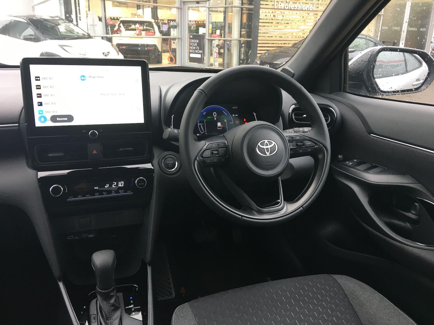 Used Toyota Yaris Cross 2025 for sale - 76765386: Photo 14