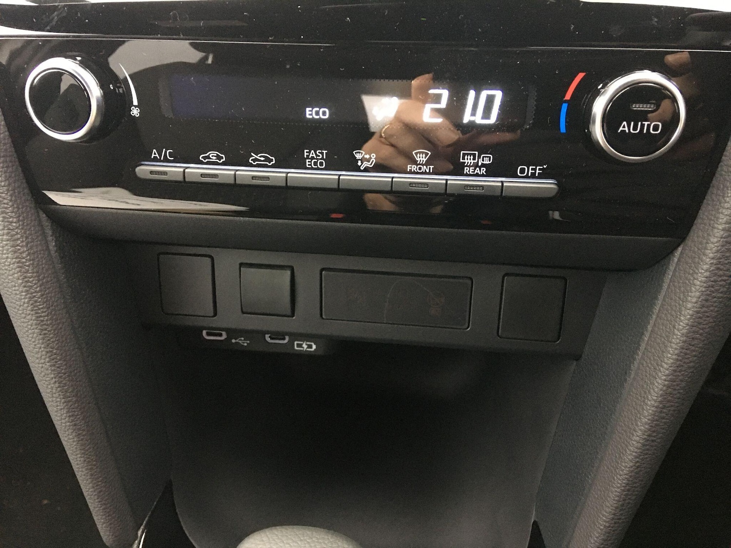 Used Toyota Yaris Cross 2025 for sale - 76765386: Photo 30