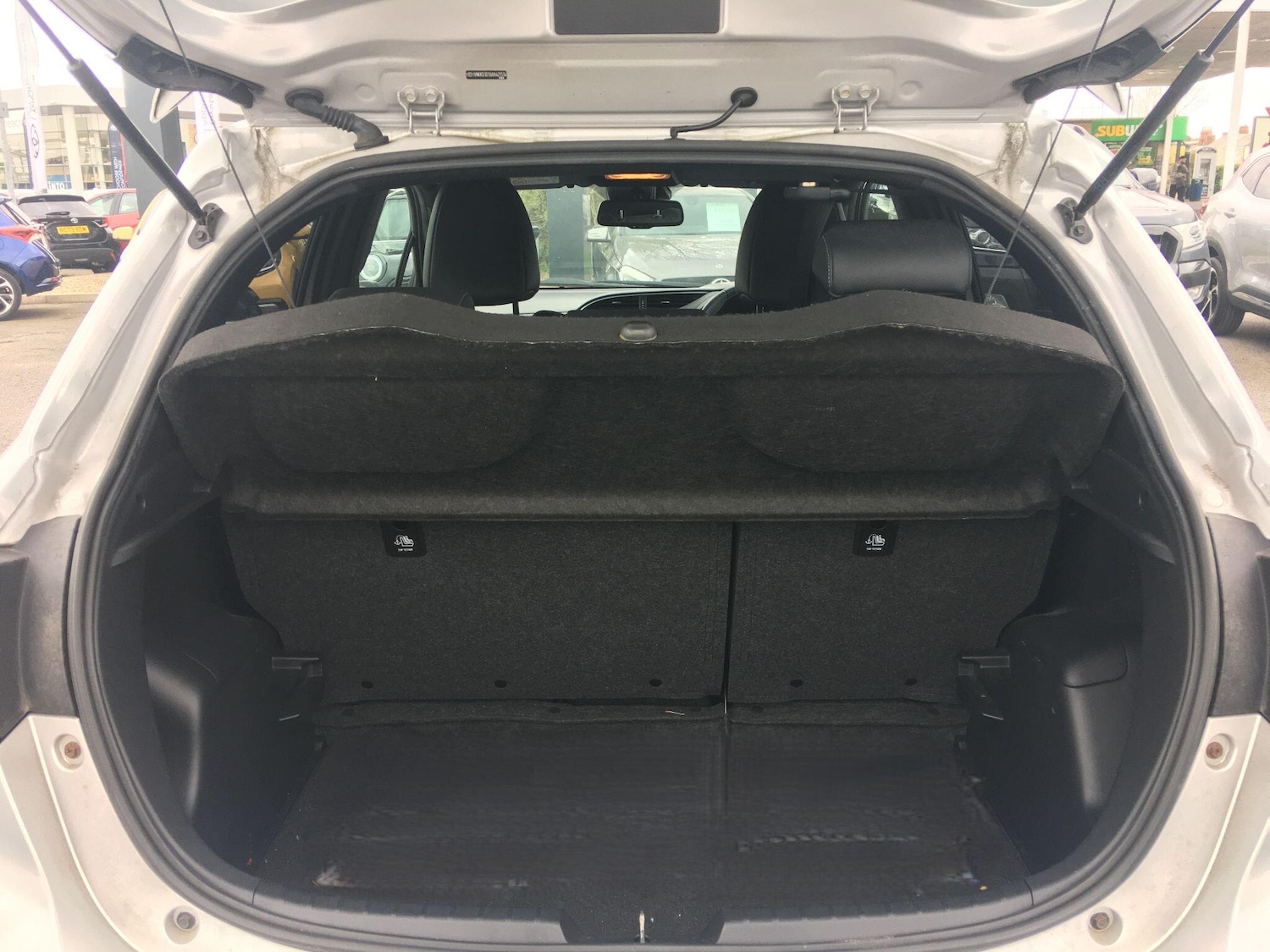 Used Toyota Yaris 2018 for sale - 78101177: Photo 12