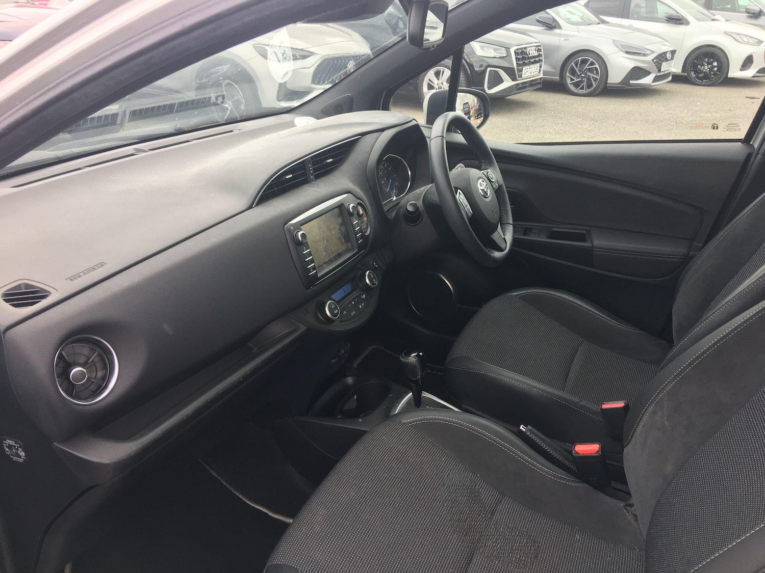 Used Toyota Yaris 2018 for sale - 78101177: Photo 15