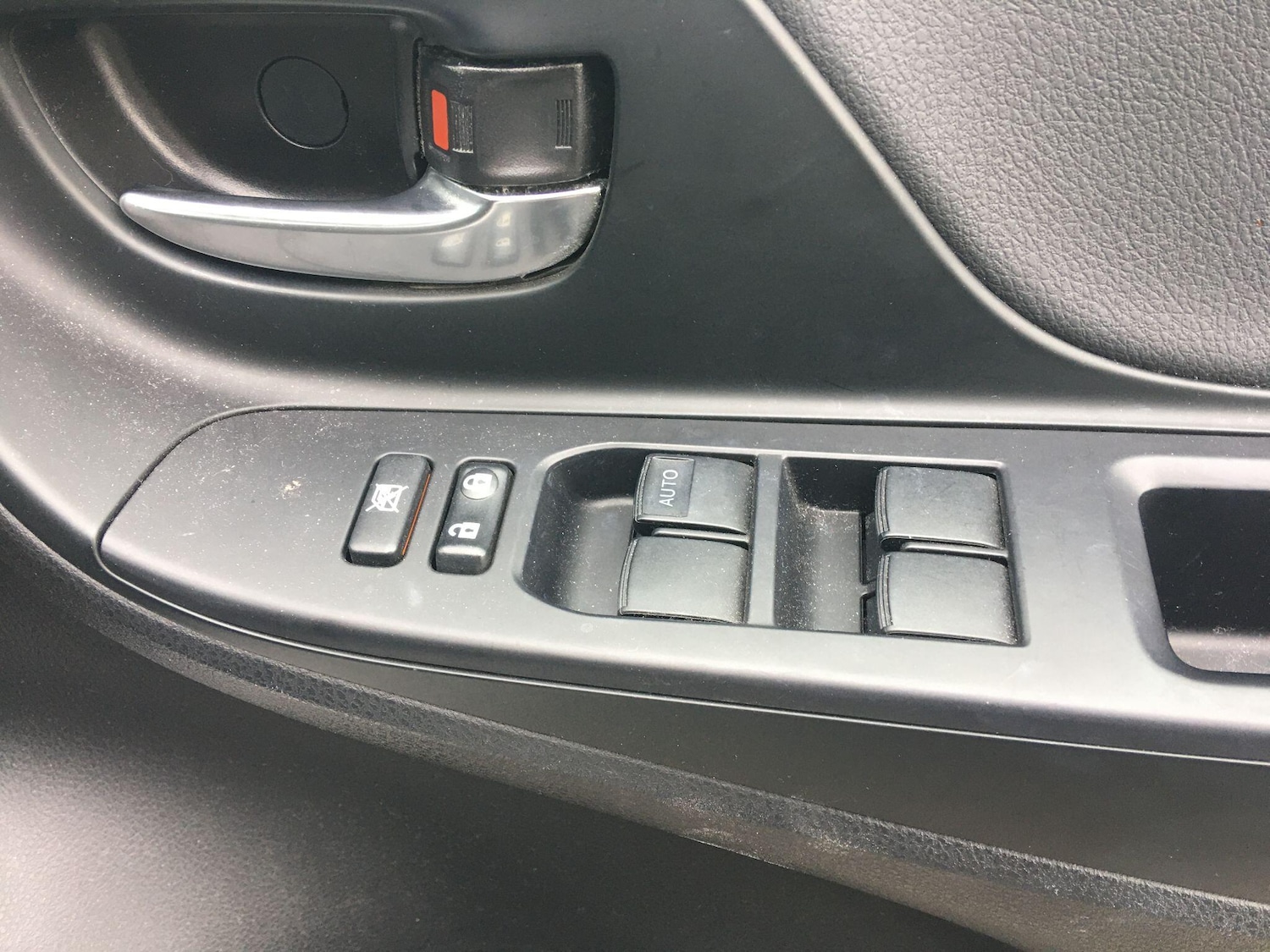 Used Toyota Yaris 2018 for sale - 78101177: Photo 41