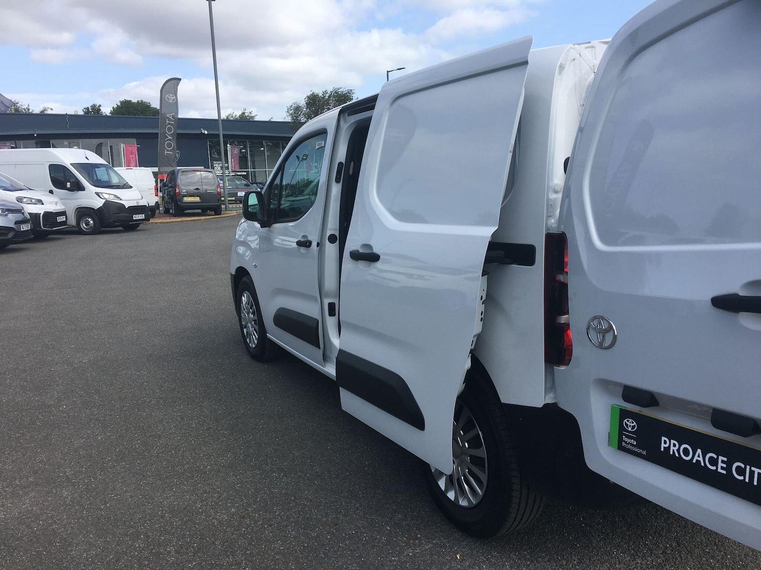 Used Toyota ProAce 2025 for sale - 76666738: Photo 26