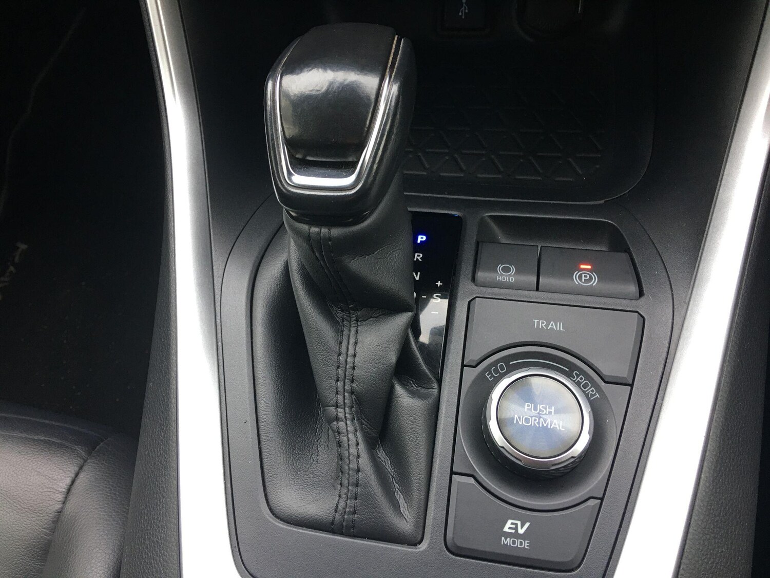 Used Toyota RAV4 2020 for sale - 77509996: Photo 40