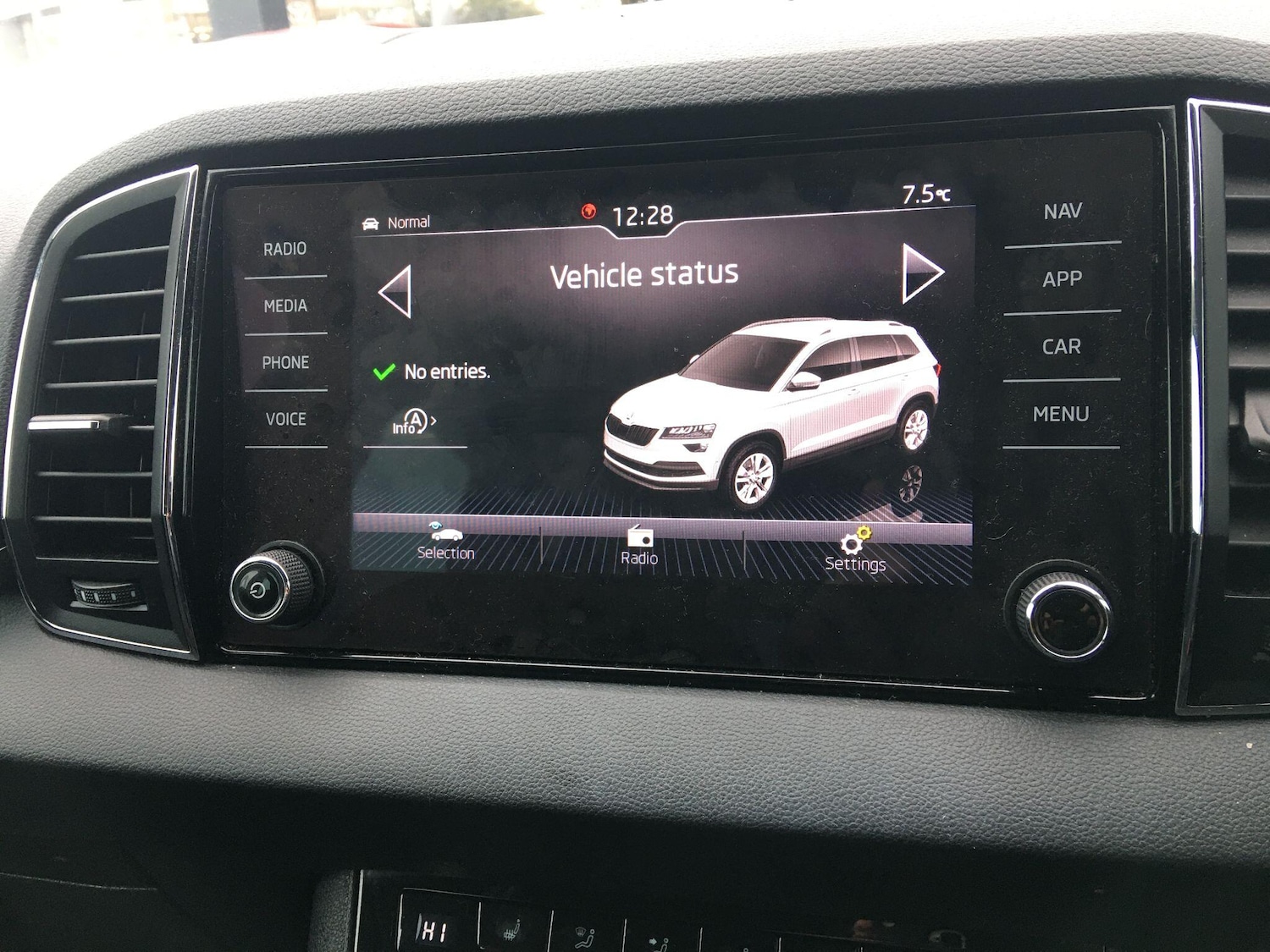 Used Skoda Karoq 2019 for sale - 77255137: Photo 31