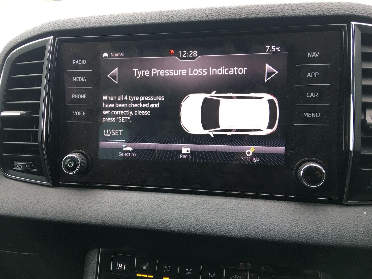 Used Skoda Karoq 2019 for sale - 77255137: Photo 32