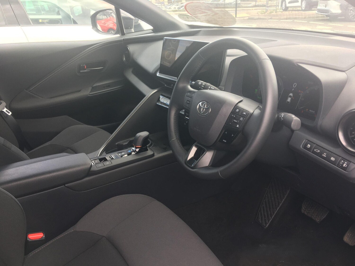 Used Toyota C-HR 2024 for sale - 76122040: Photo 13