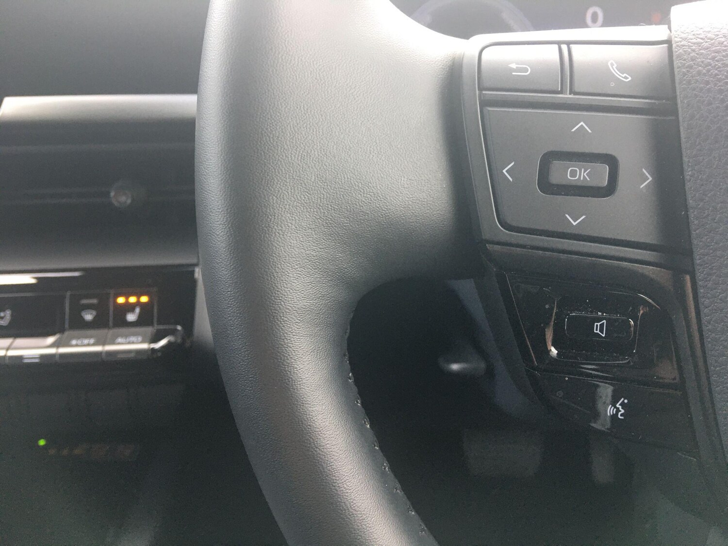 Used Toyota C-HR 2024 for sale - 76122040: Photo 21