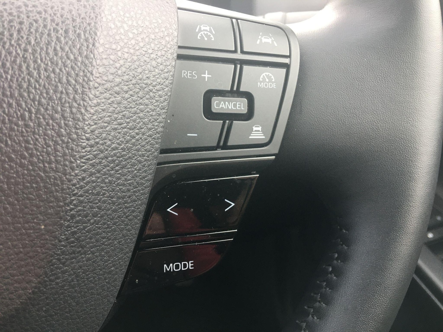 Used Toyota C-HR 2024 for sale - 76122040: Photo 22