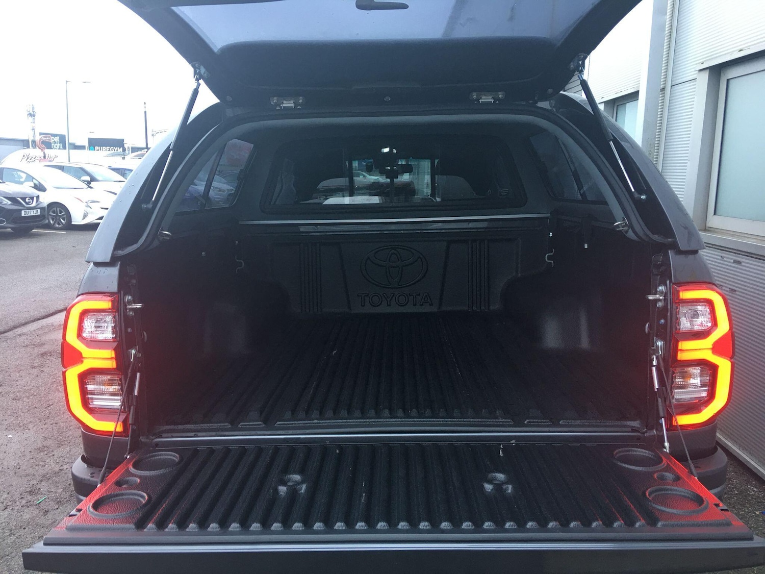 Used Toyota Hilux 2025 for sale - 76824035: Photo 13