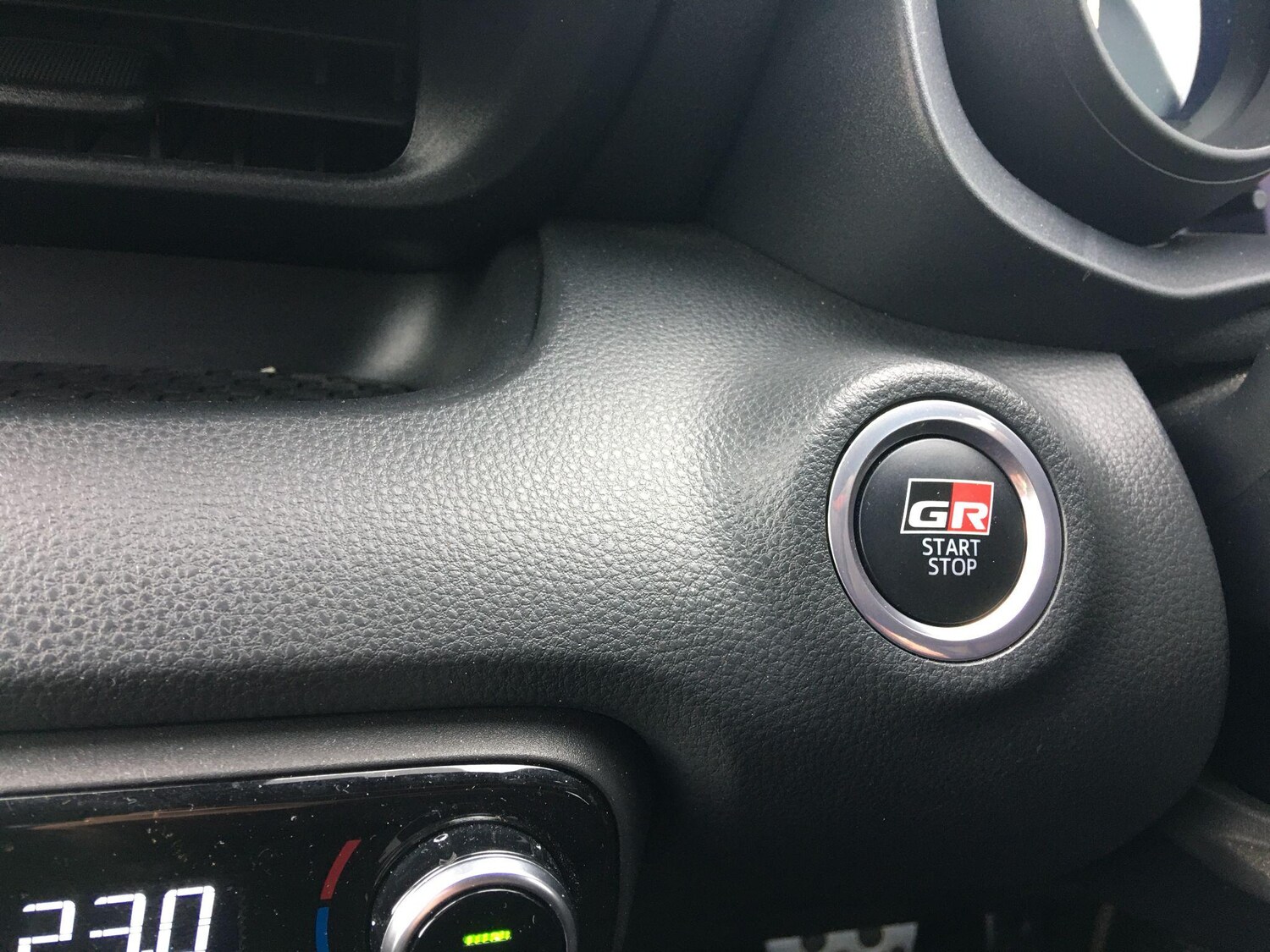 Used Toyota Yaris 2023 for sale - 77723475: Photo 32