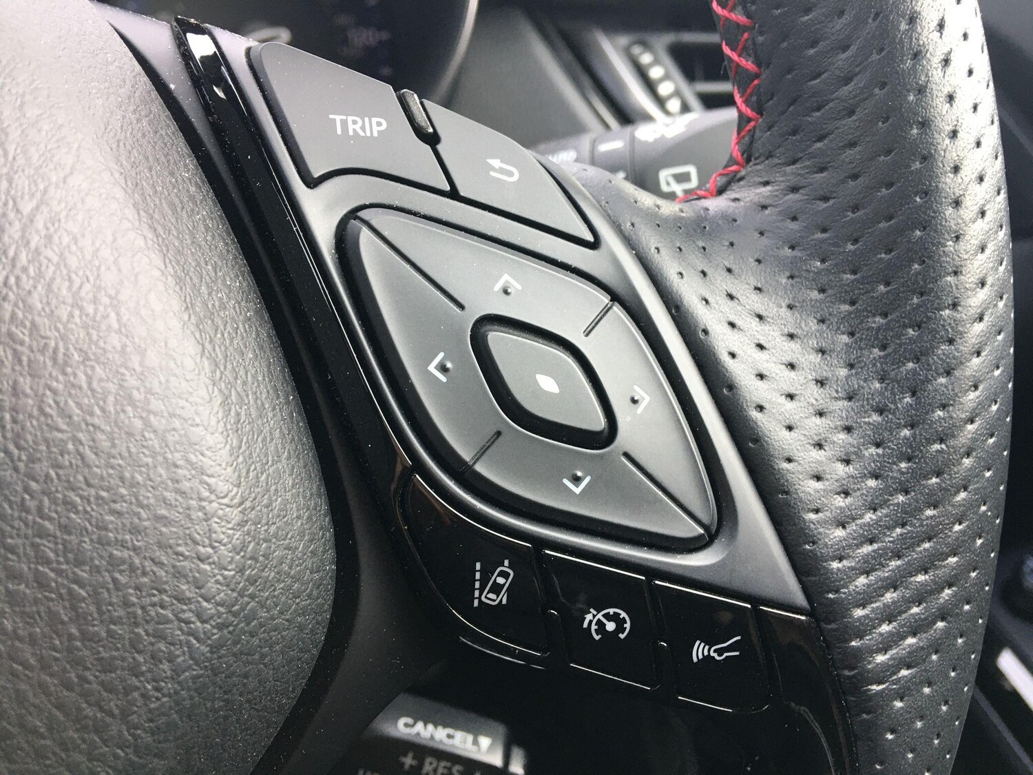 Used Toyota C-HR for sale - 77670646: Photo 33