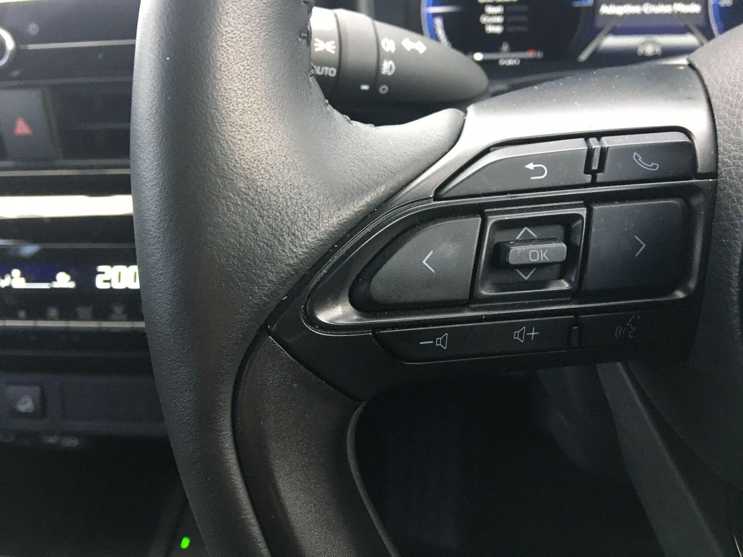 Used Toyota Yaris Cross for sale - 77191198: Photo 42