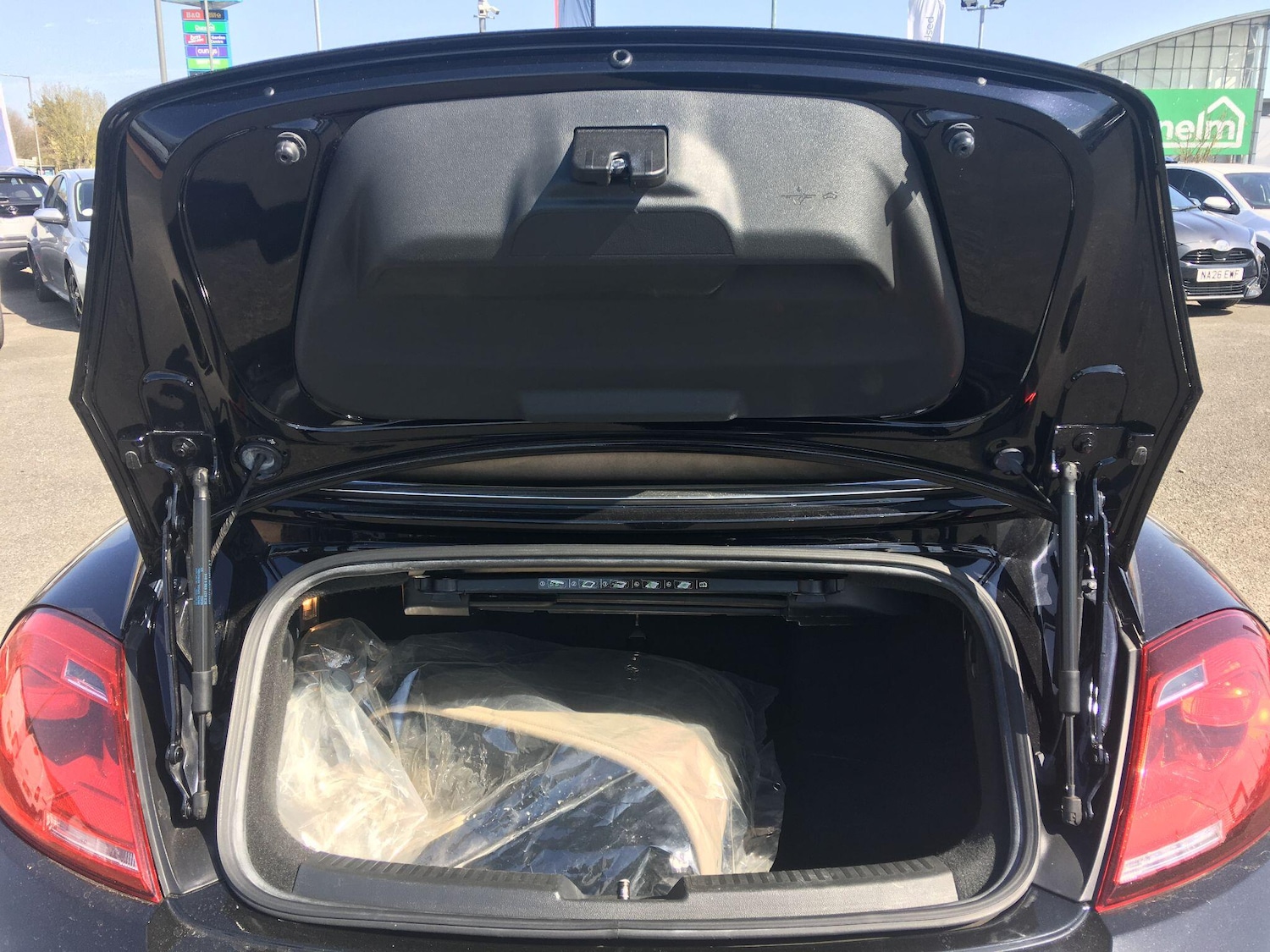 Used Volkswagen Beetle 2017 for sale - 78170362: Photo 10