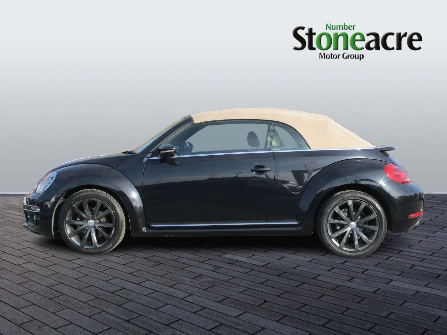 Used Volkswagen Beetle 2017 for sale - 78170362: Photo 6