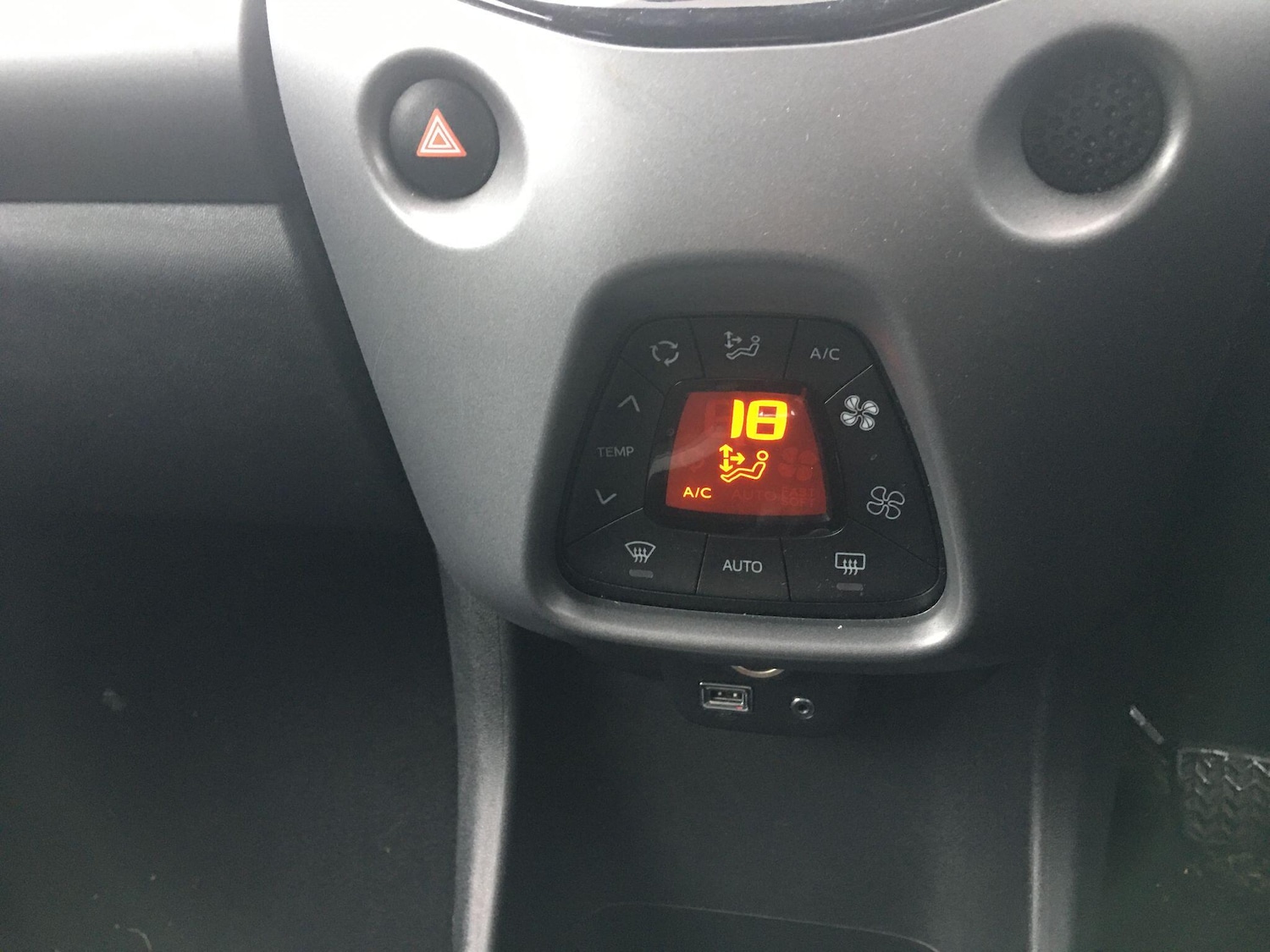 Used Toyota AYGO 2018 for sale - 76573024: Photo 35