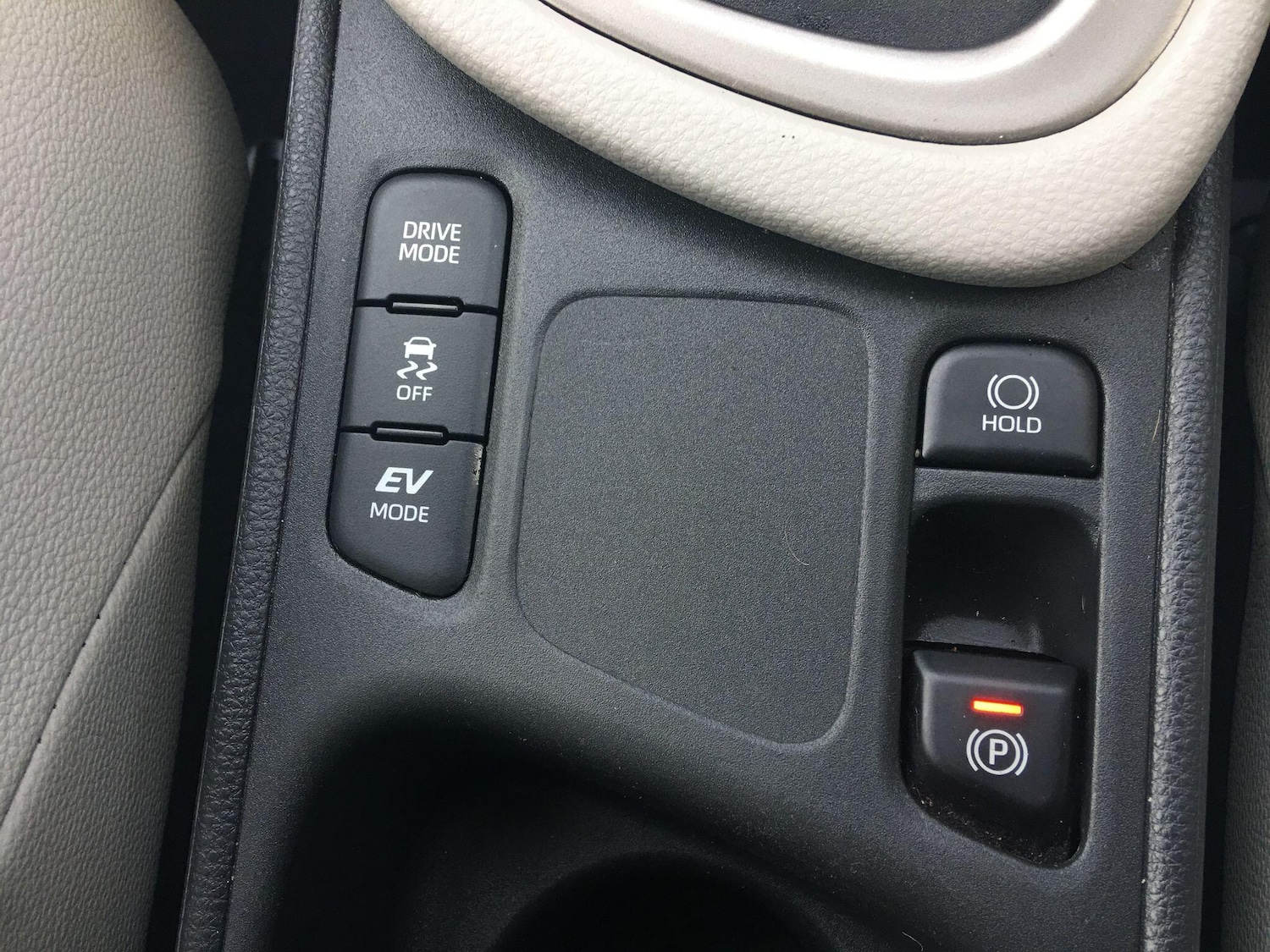 Used Toyota Yaris 2023 for sale - 77496057: Photo 48