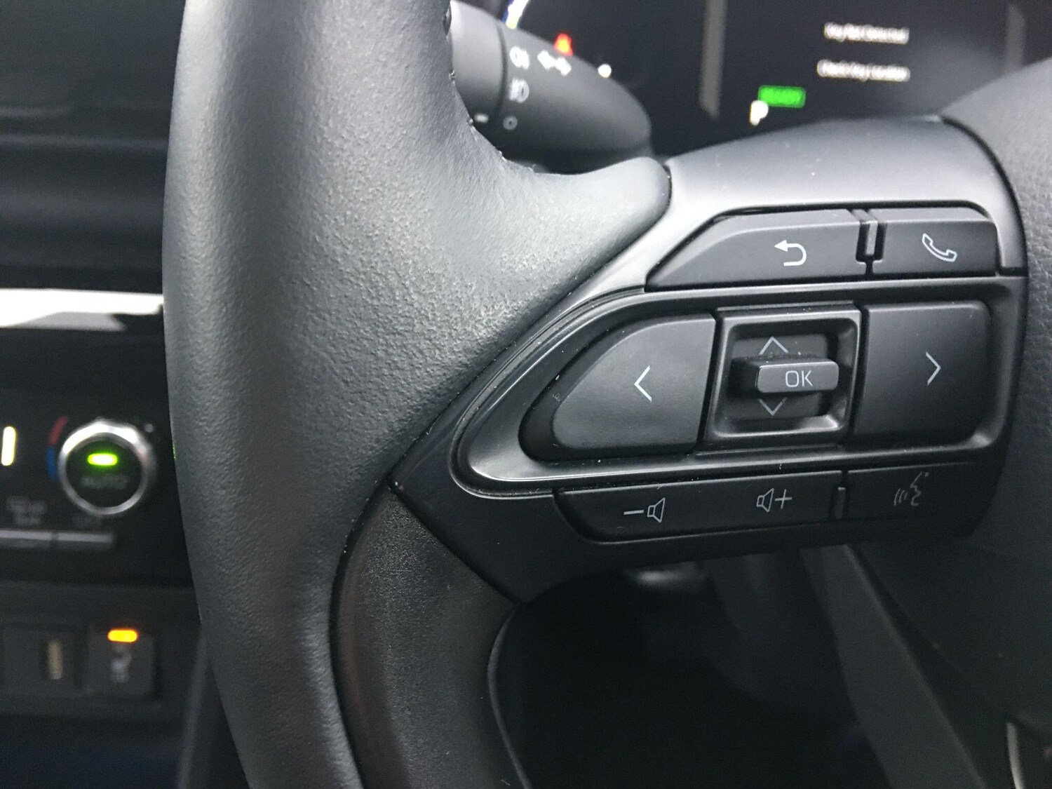 Used Toyota Yaris Cross 2024 for sale - 77411738: Photo 25