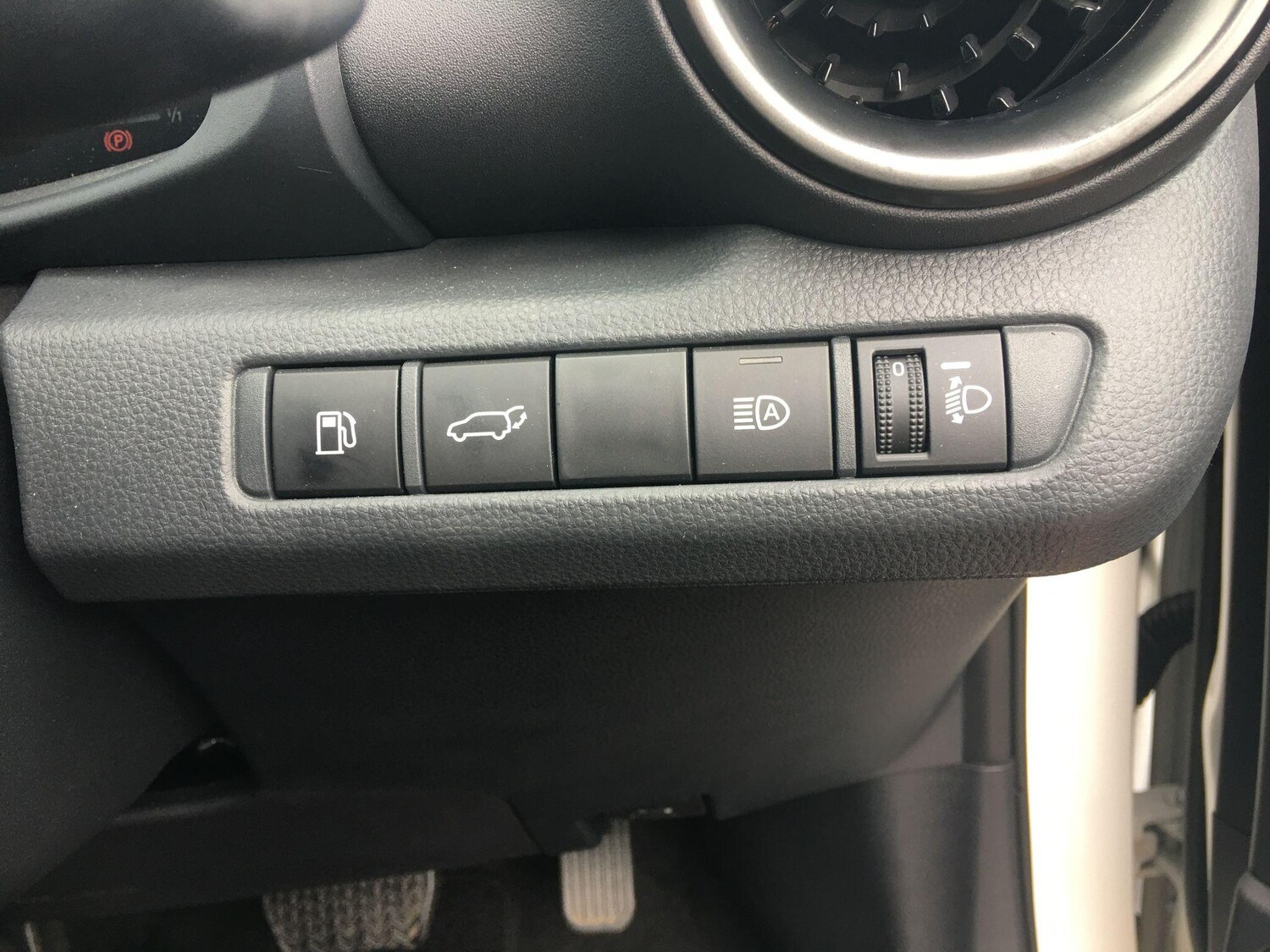 Used Toyota C-HR 2025 for sale - 78099918: Photo 38