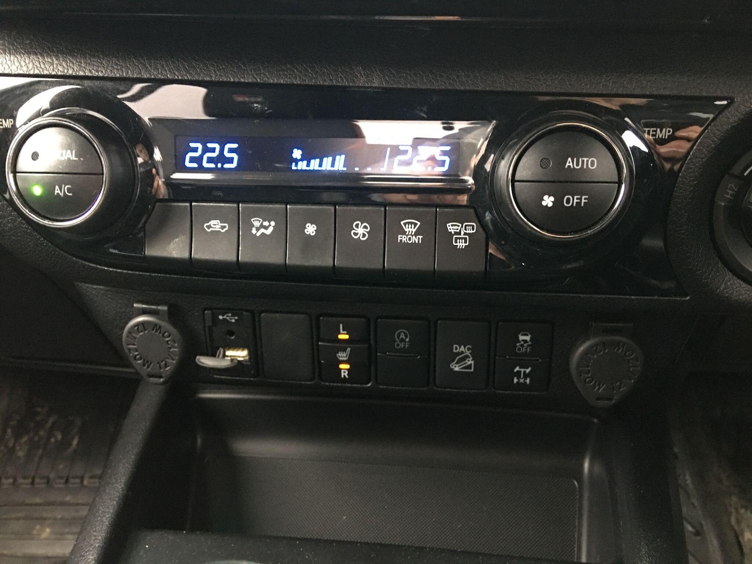 Used Toyota Hilux 2022 for sale - 77254055: Photo 47