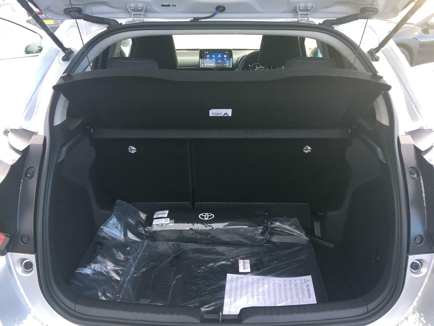 Used Toyota Yaris 2025 for sale - 77359000: Photo 12