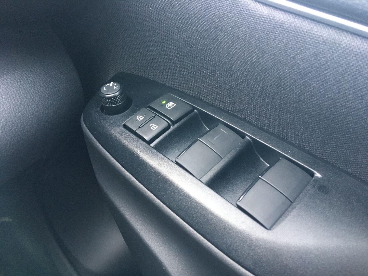 Used Toyota Yaris 2025 for sale - 77359000: Photo 29