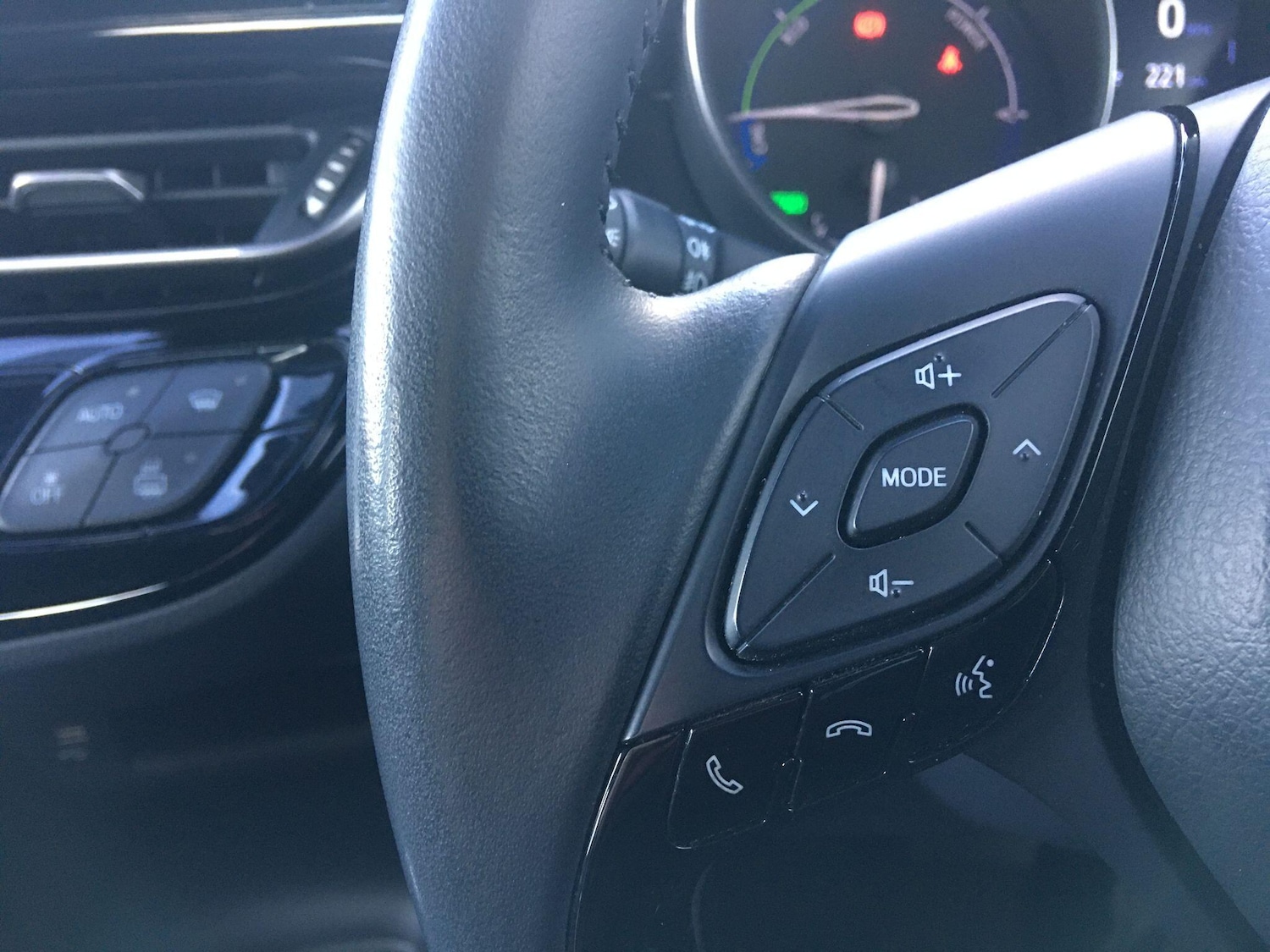 Used Toyota C-HR 2021 for sale - 76700575: Photo 51