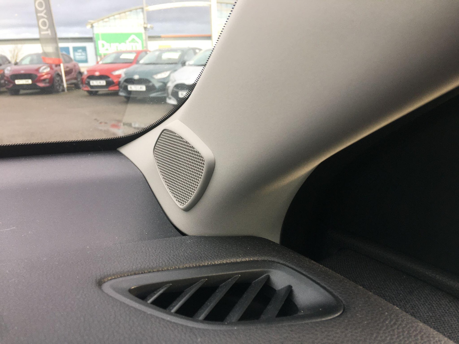 Used Toyota Yaris 2023 for sale - 76727957: Photo 36