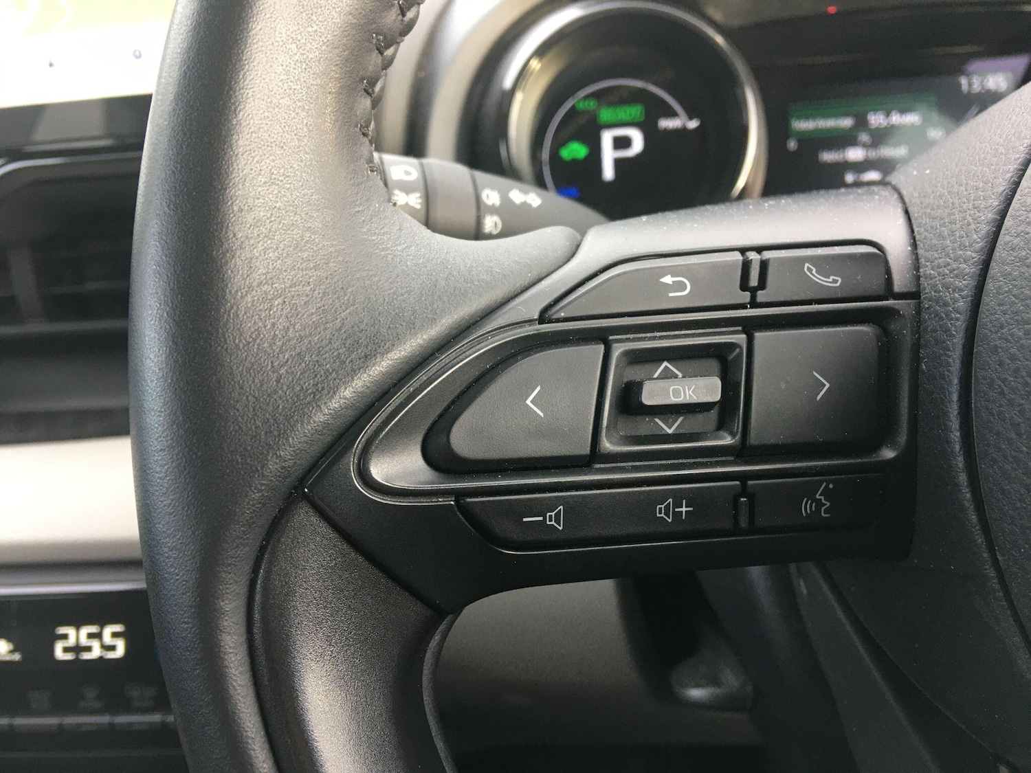 Used Toyota Yaris 2023 for sale - 76727957: Photo 51