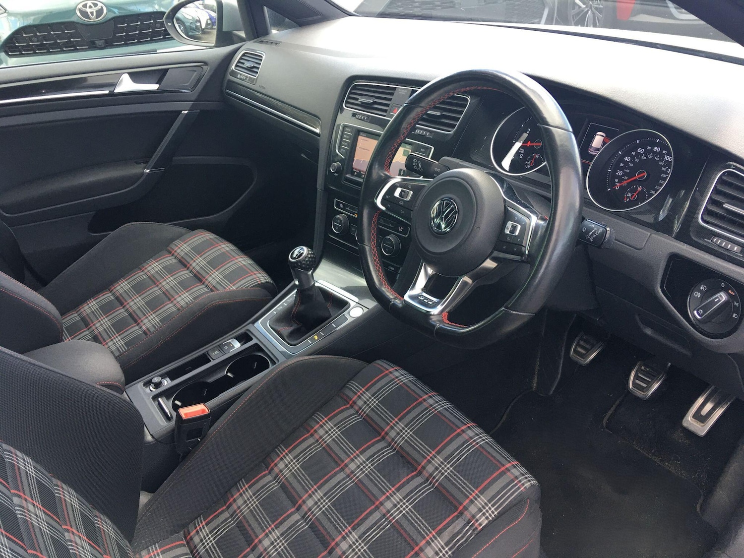 Used Volkswagen Golf 2016 for sale - 76397833: Photo 11