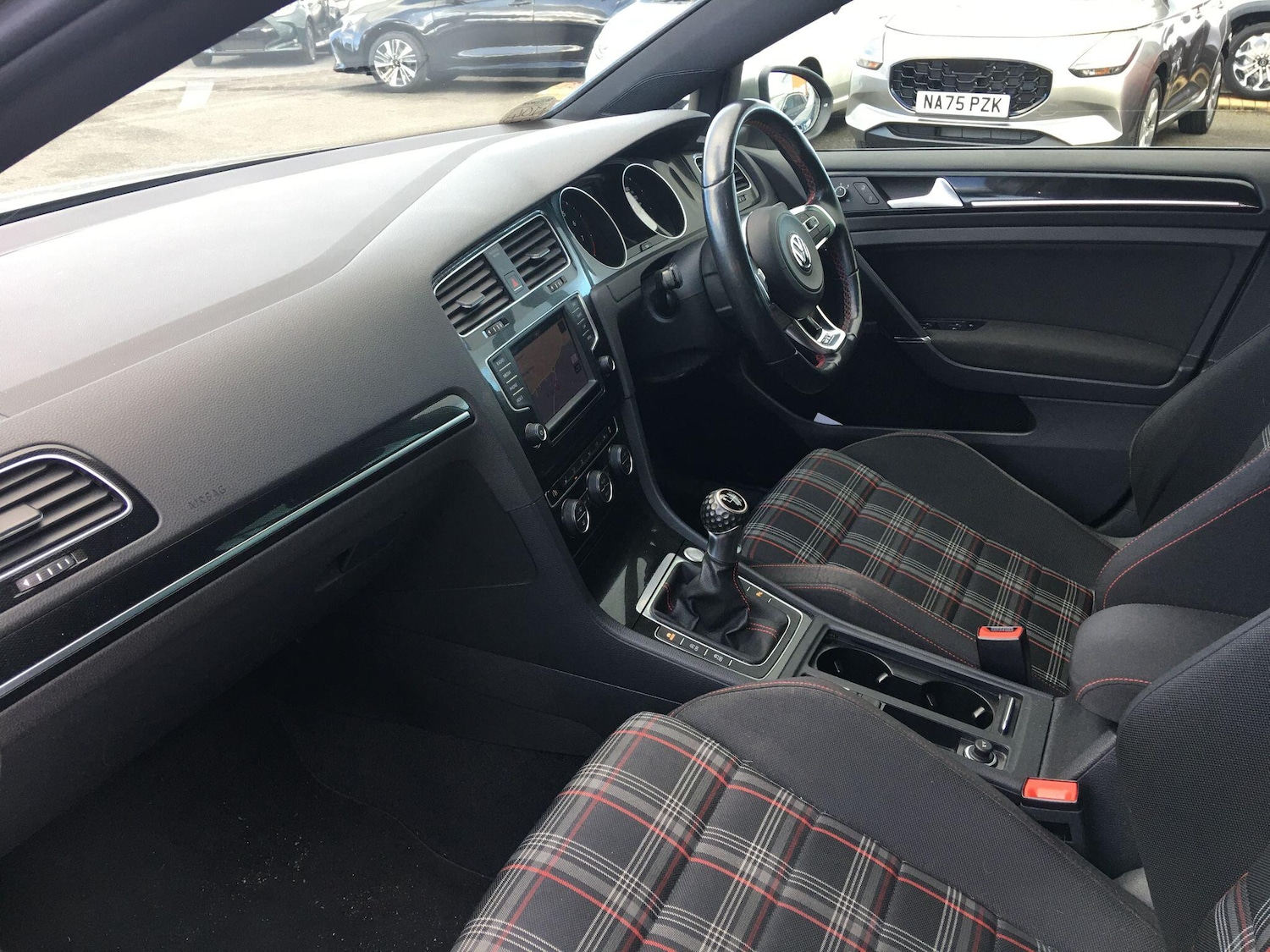 Used Volkswagen Golf 2016 for sale - 76397833: Photo 13