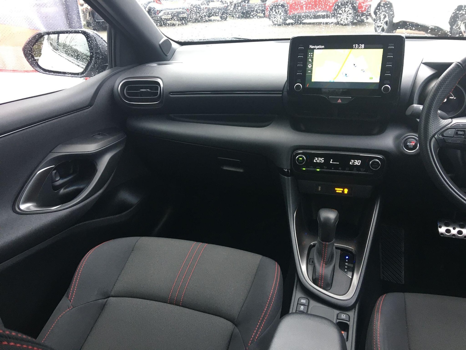 Used Toyota Yaris 2023 for sale - 76632698: Photo 17