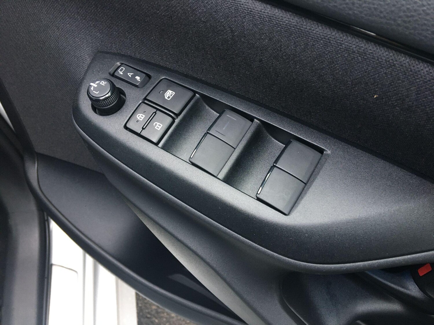 Used Toyota Yaris 2023 for sale - 76632698: Photo 38