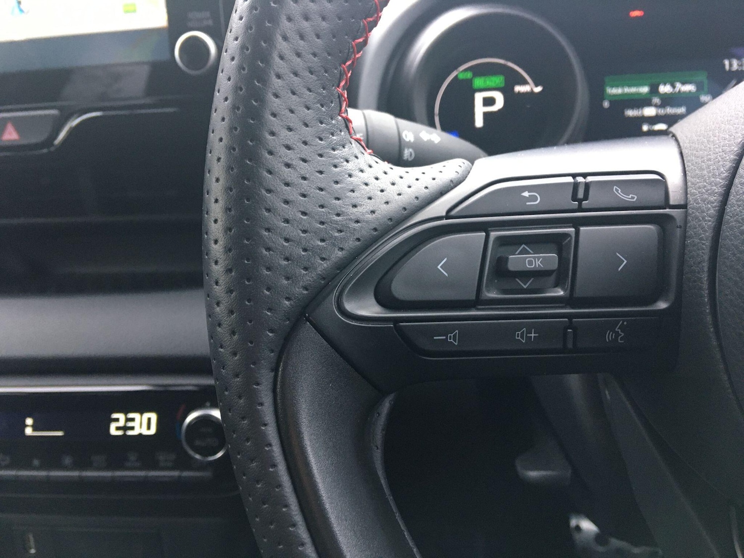 Used Toyota Yaris 2023 for sale - 76632698: Photo 40